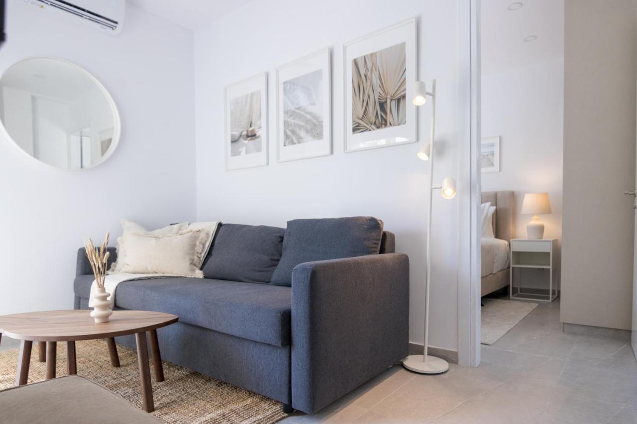 Limnaria 121 Luxury Ivy Flat